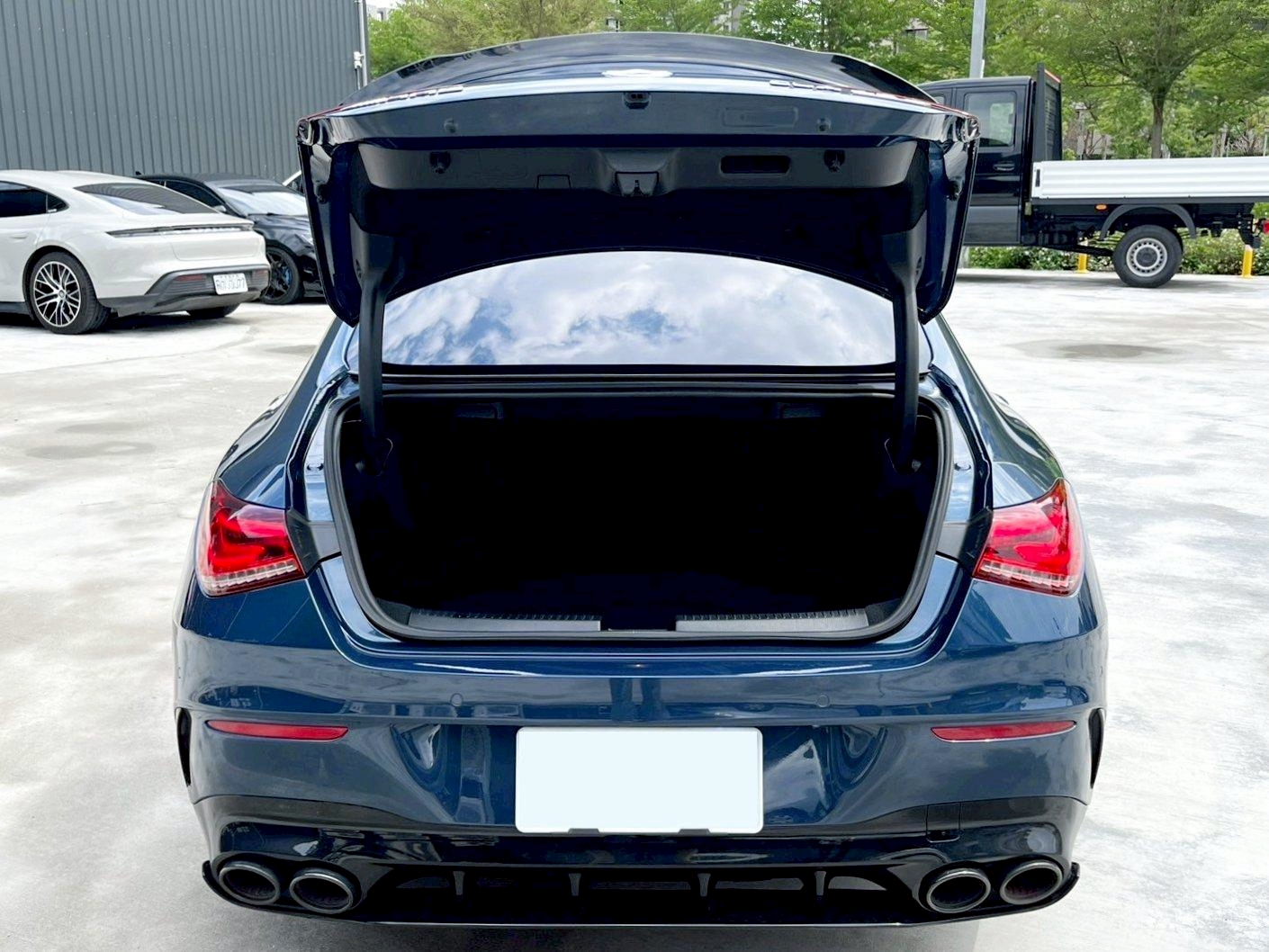 23P跟車 總代理 C118 AMG CLA45 S 原鈑件 上極汽車  第4張相片