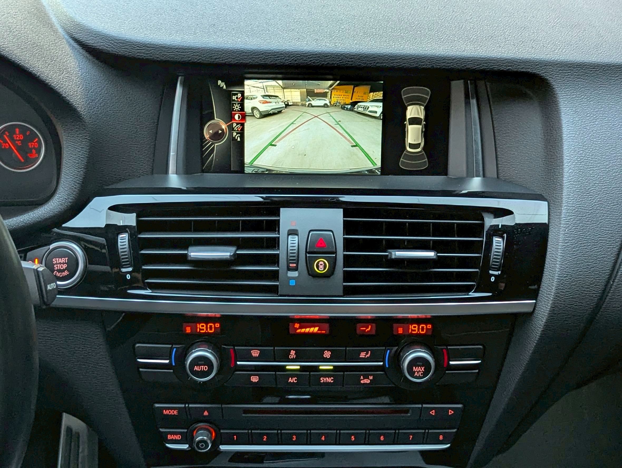 實車實價 X4 20I M 原鈑件 認證車 上極汽車  第7張相片