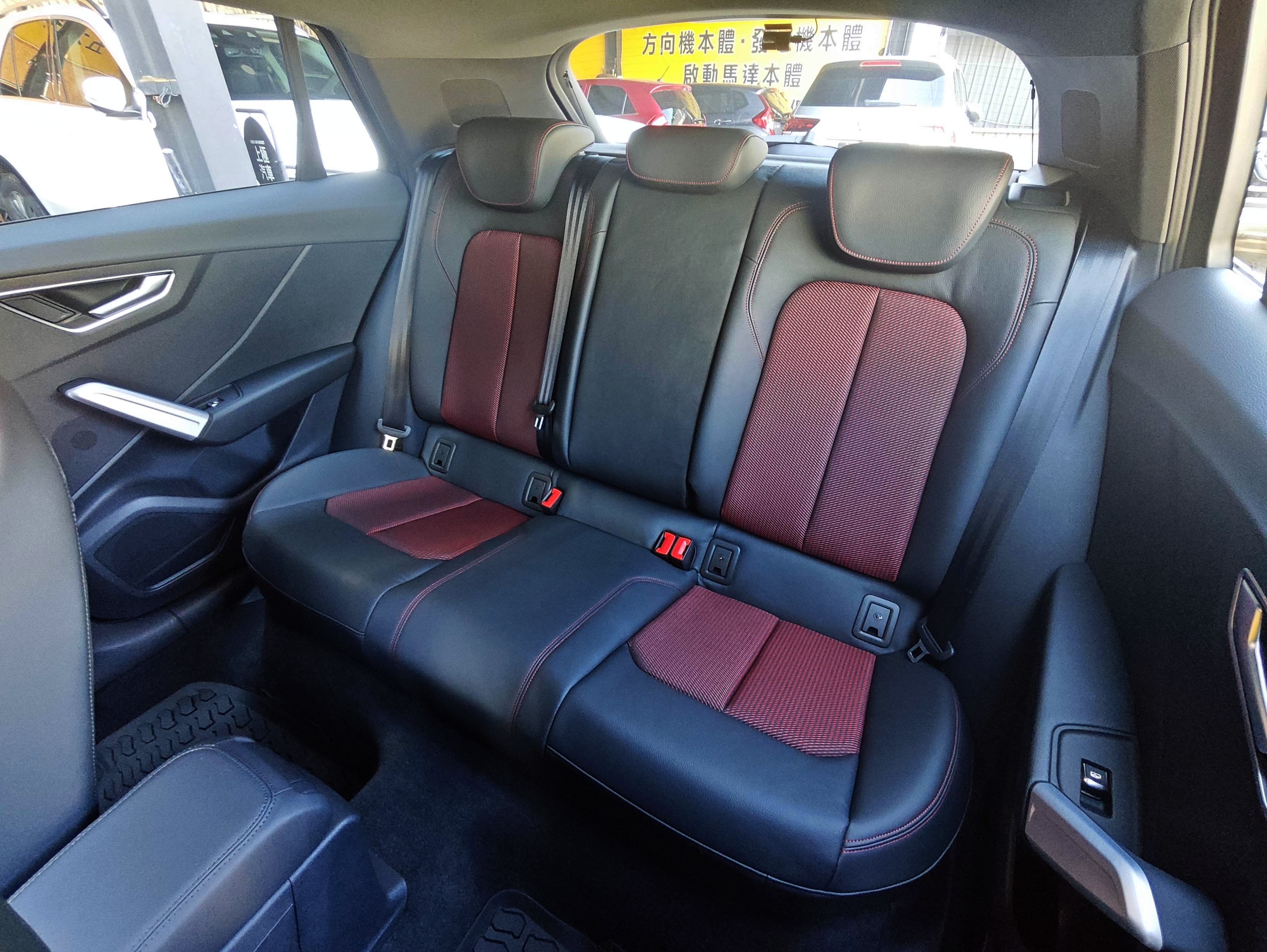 實車實價 Q2 35 TFSI S-Line 運動版 原鈑件 上極汽車  第10張相片