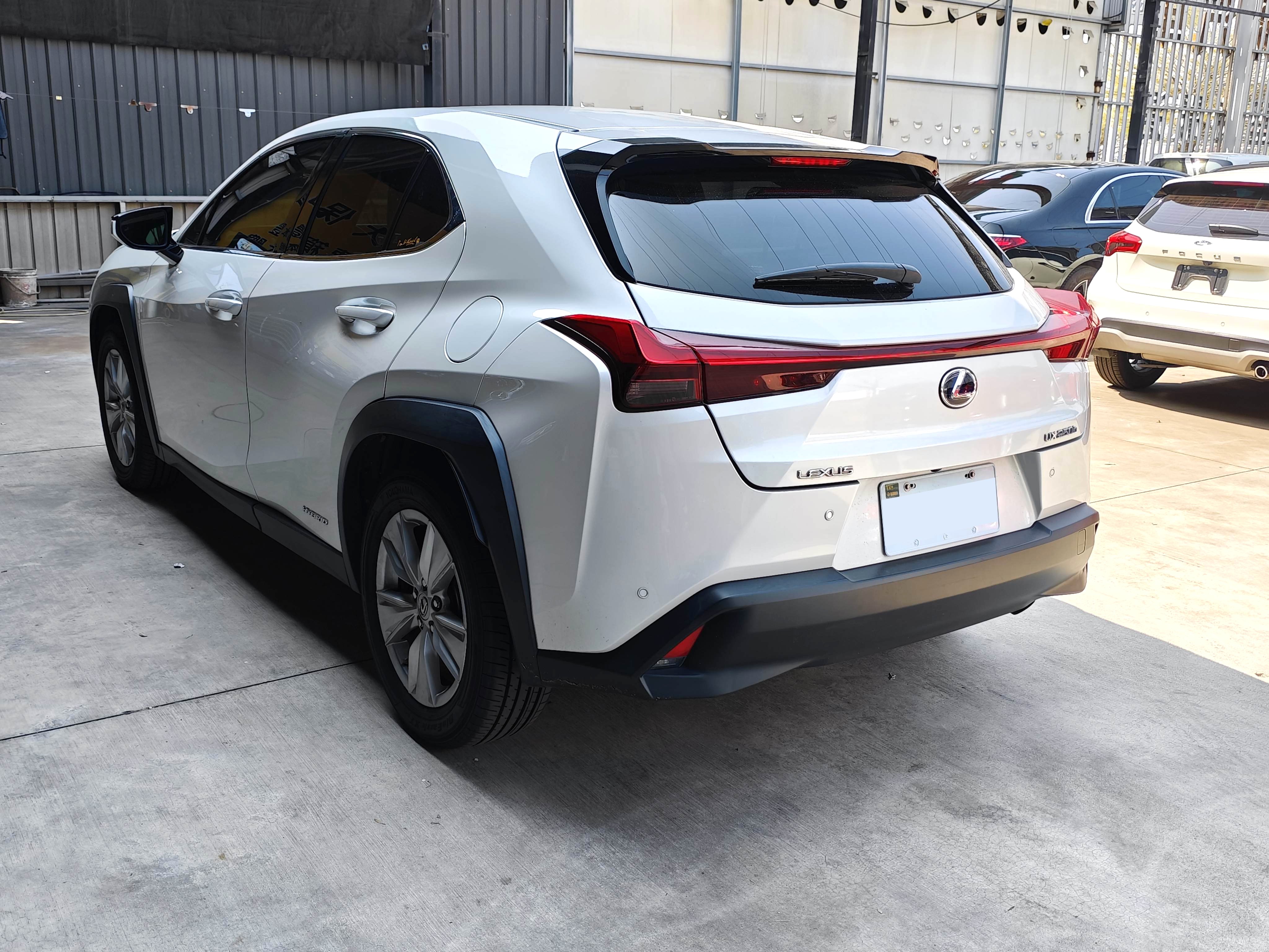 實車實價 UX250H 豪華版 認證車 油電車 上極汽車  第2張相片