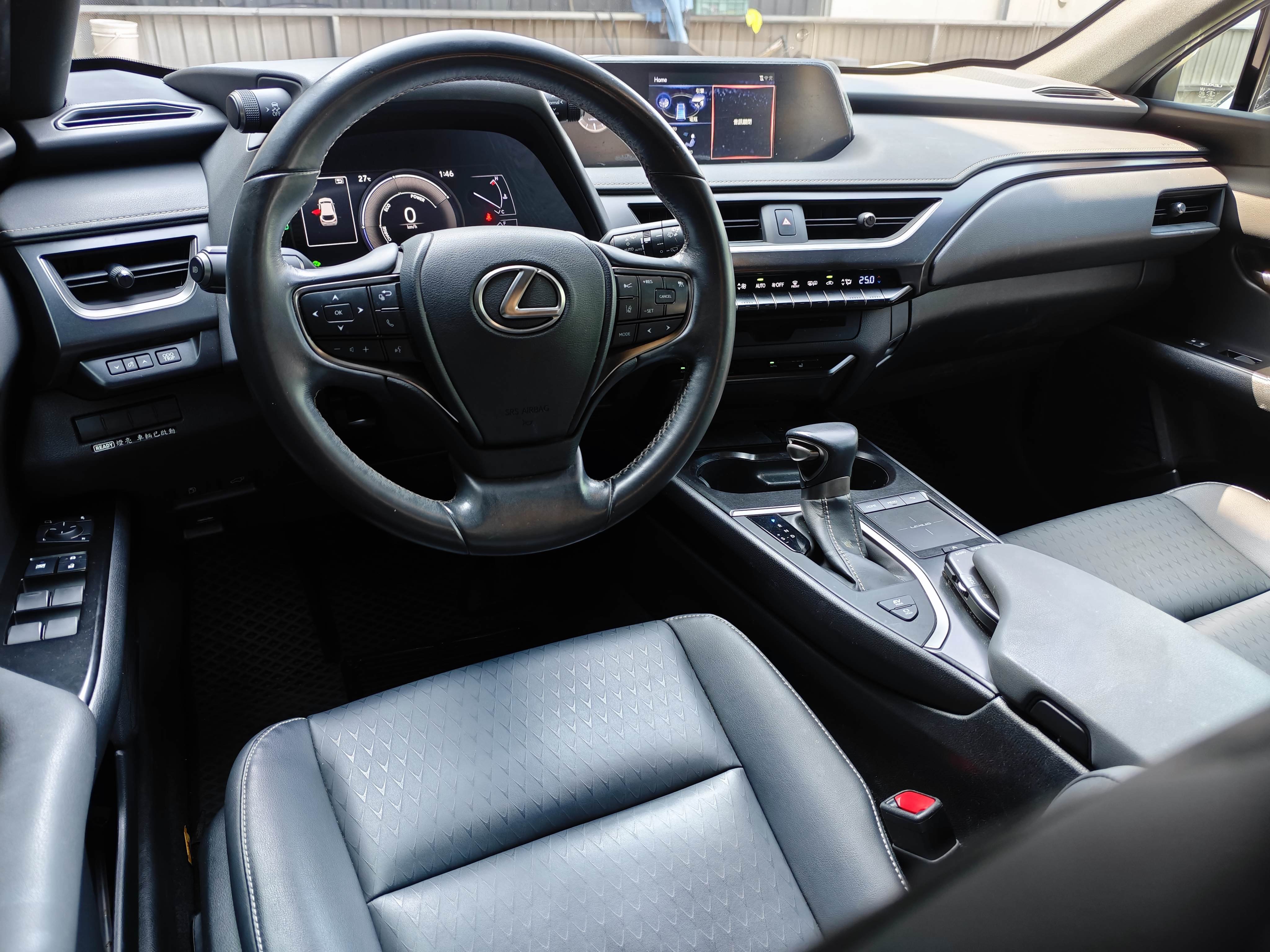 實車實價 UX250H 豪華版 認證車 油電車 上極汽車  第3張相片