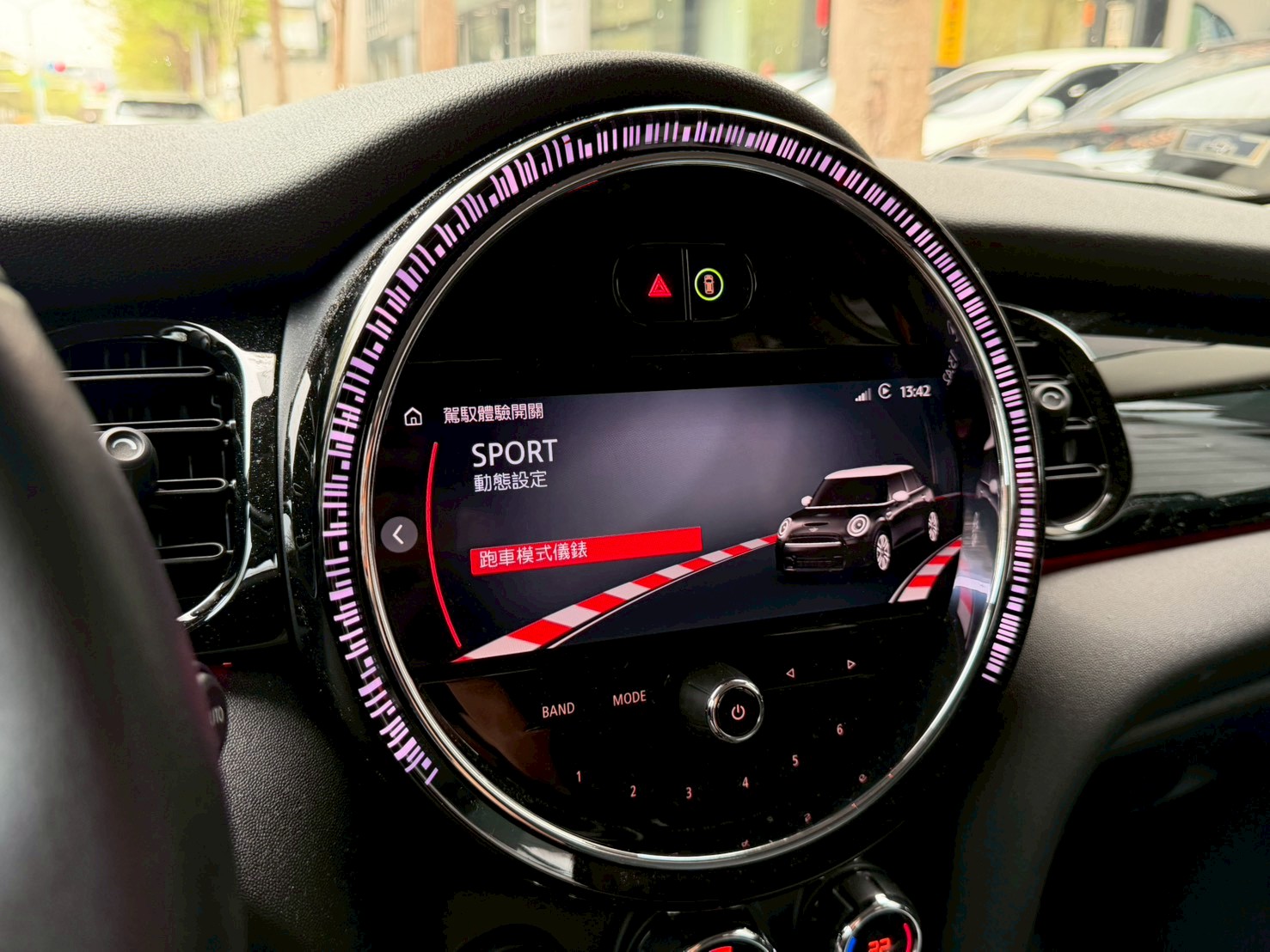 實車實價 F55 Mini Hatch 5D Cooper 保固 上極汽車  第9張相片