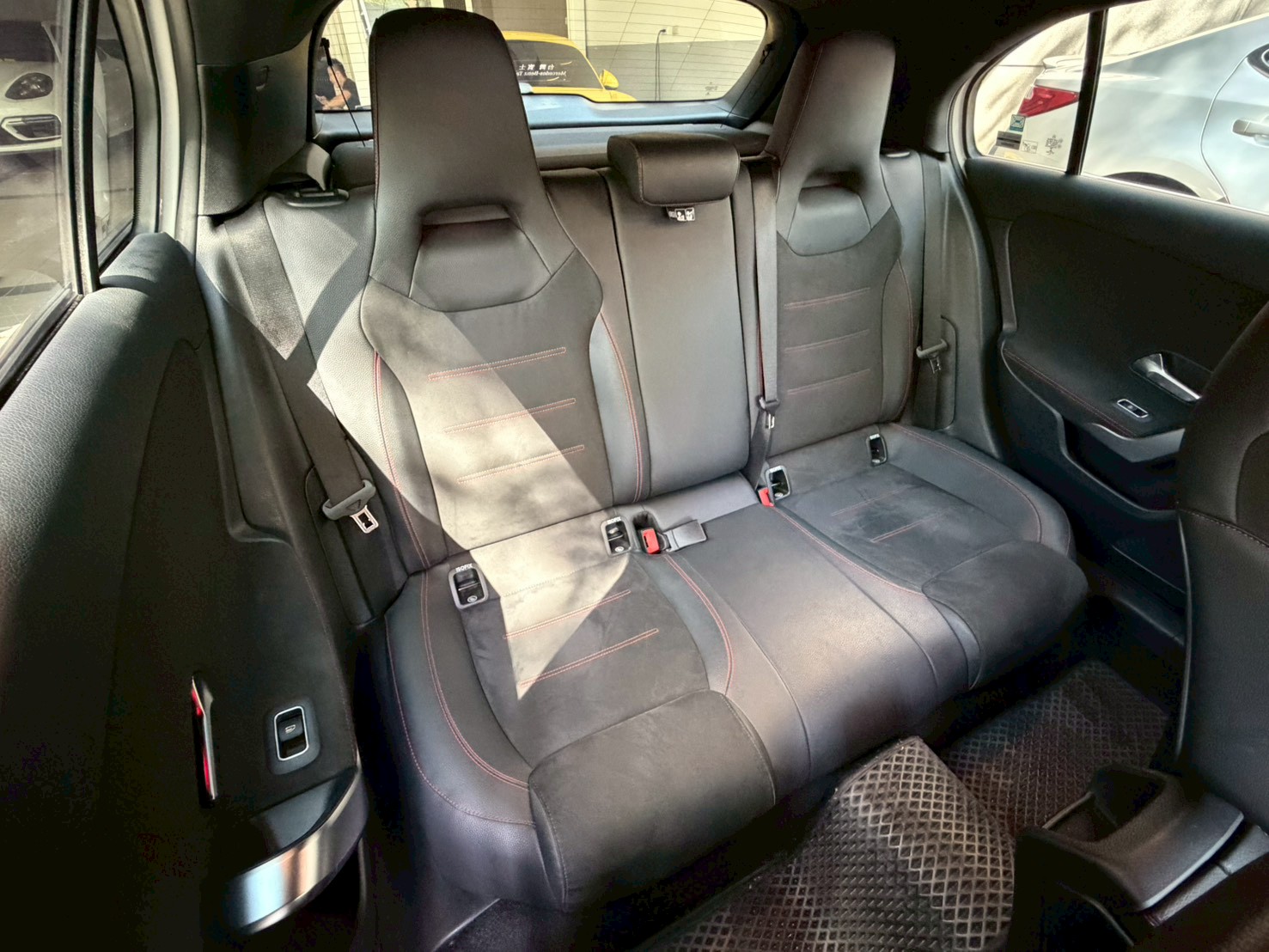 實車實價 原鈑件 W177 A180 AMG 上極汽車  第9張相片