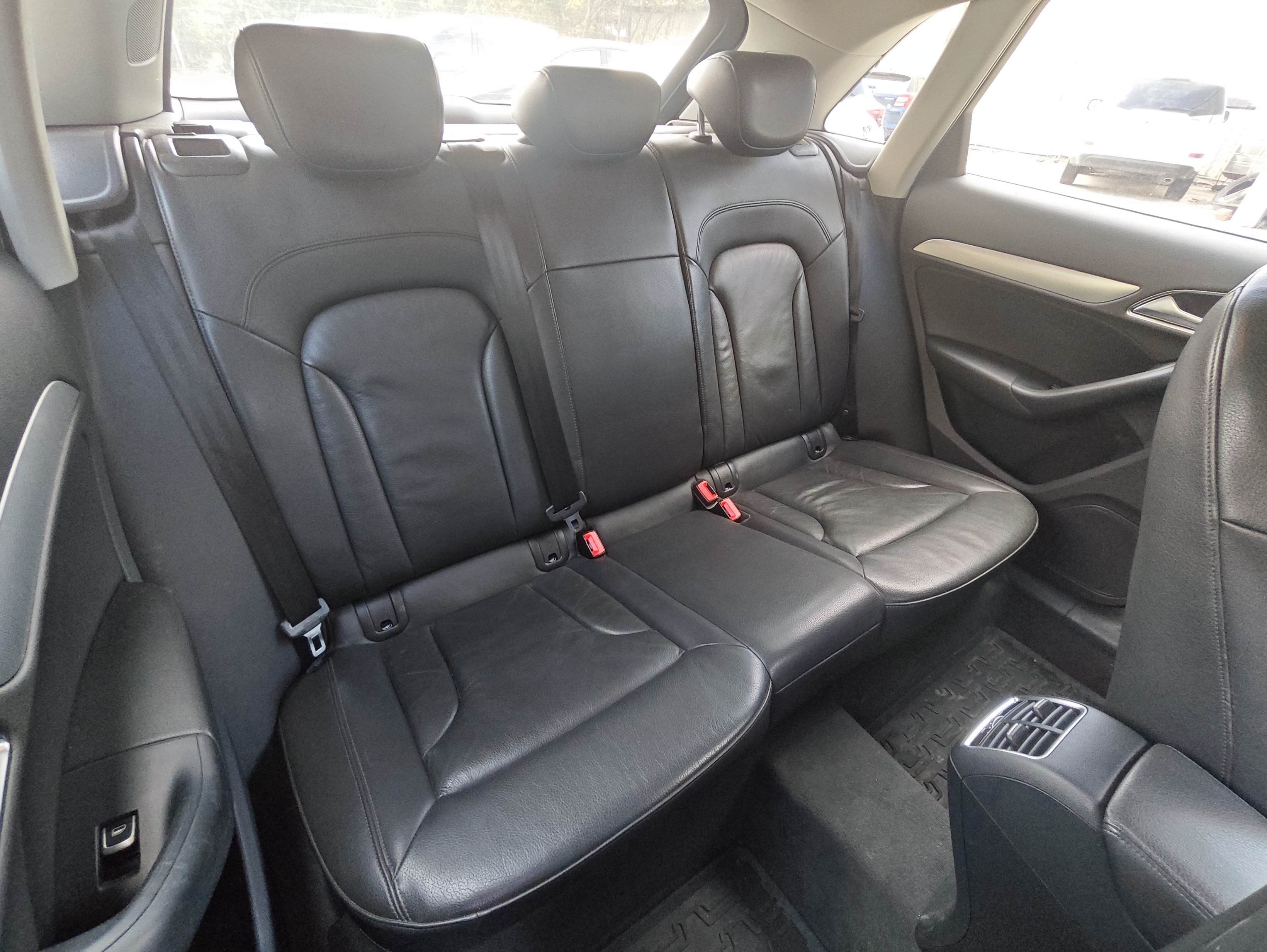 實車實價 保固一年 Q3 30 TFSI 原鈑件 認證車 上極汽車  第5張相片