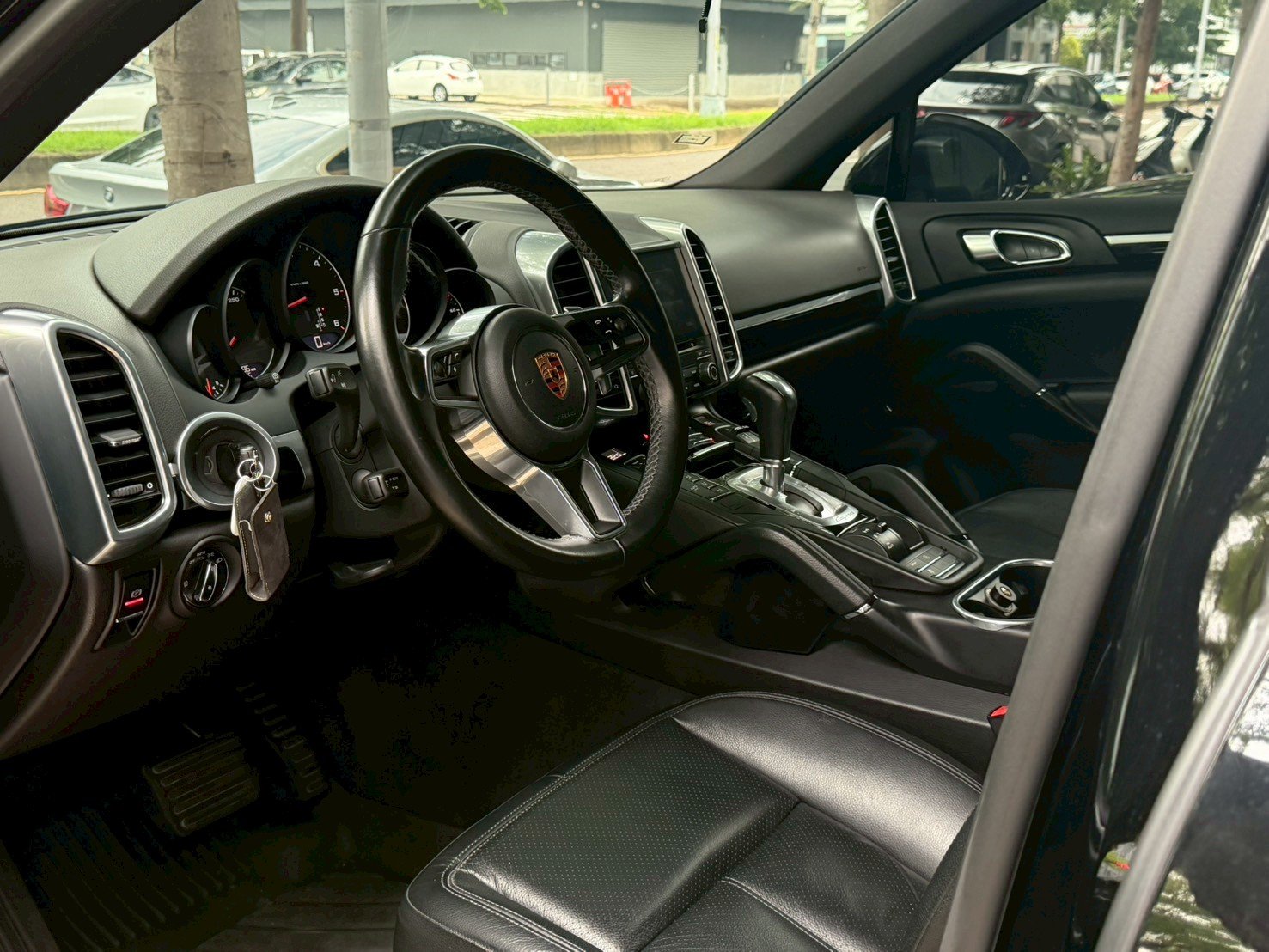 實車實價 保固2年 CAYENNE DIESEL 原鈑件 上極汽車  第5張相片