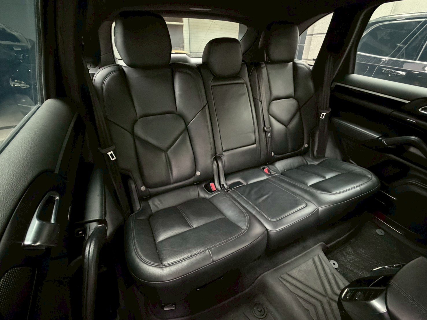 實車實價 保固2年 CAYENNE DIESEL 原鈑件 上極汽車  第6張相片