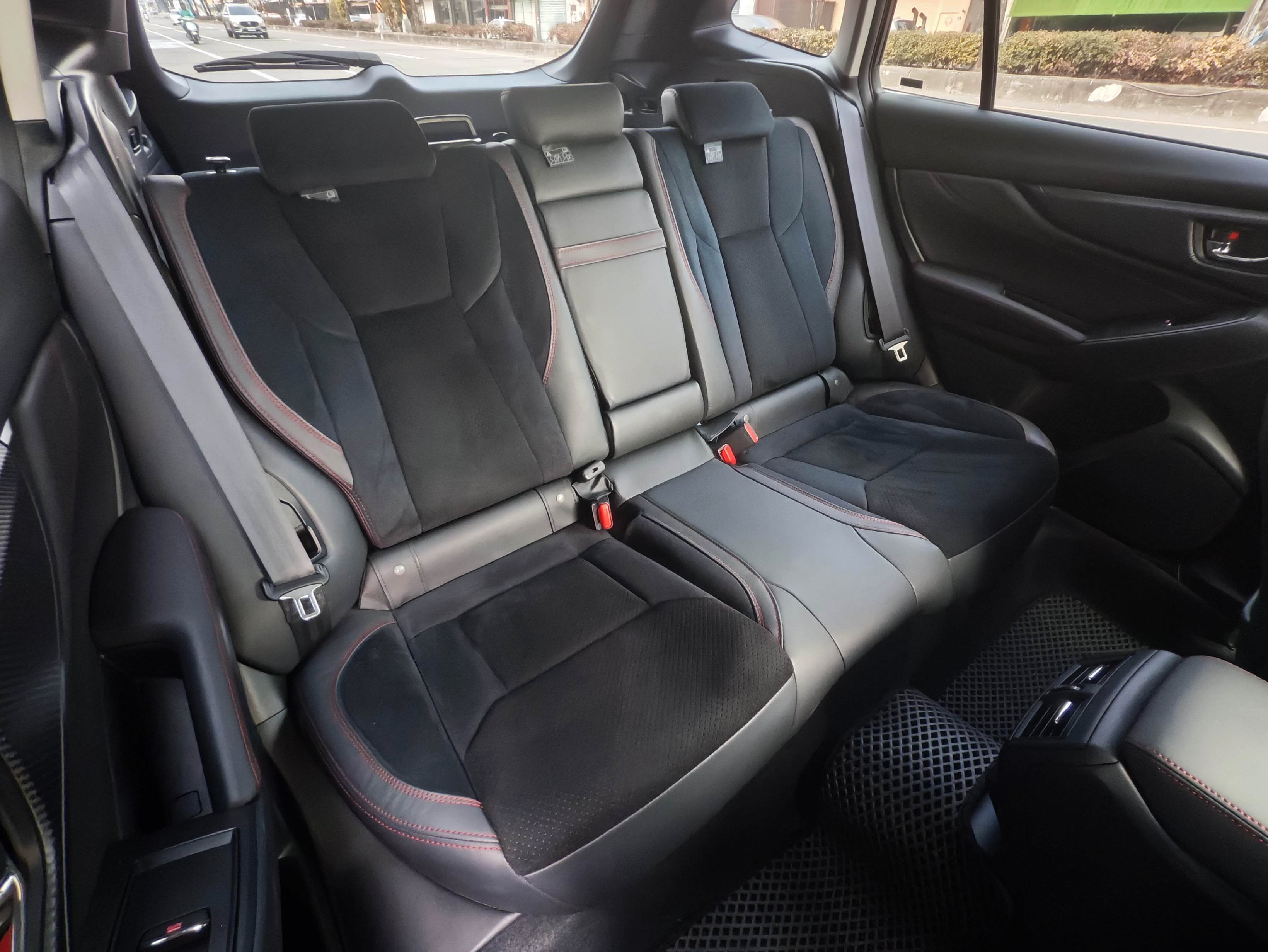 實車實價 WRX Wagon tS 2.4 EyeSight 上極汽車  第4張相片