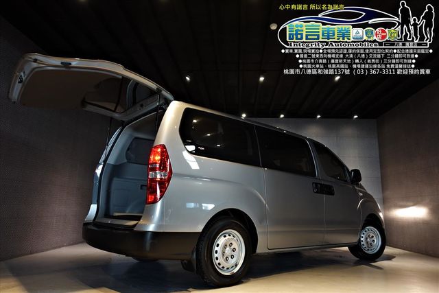 HYUNDAI STAREX  第18張相片