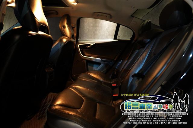 VOLVO S60  第15張相片