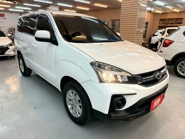 全車原鈑件.第三方認證.定速.後座出風口.導航..可全額貸款.強力過件.  第3張相片