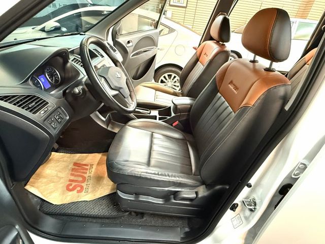 全車原鈑件.第三方認證.定速.後座出風口.導航..可全額貸款.強力過件.  第8張相片