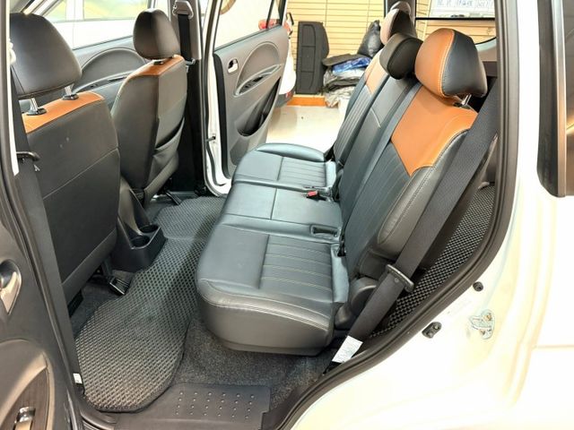 全車原鈑件.第三方認證.定速.後座出風口.導航..可全額貸款.強力過件.  第9張相片