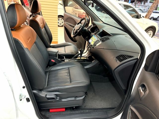 全車原鈑件.第三方認證.定速.後座出風口.導航..可全額貸款.強力過件.  第10張相片