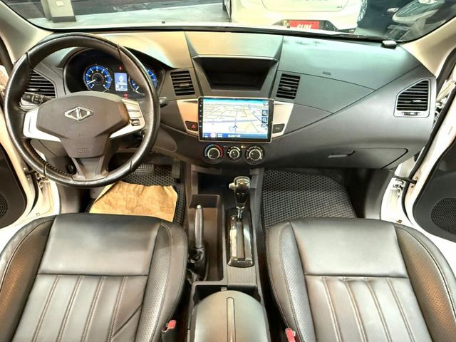 全車原鈑件.第三方認證.定速.後座出風口.導航..可全額貸款.強力過件.  第12張相片