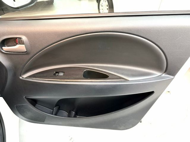 全車原鈑件.第三方認證.定速.後座出風口.導航..可全額貸款.強力過件.  第19張相片