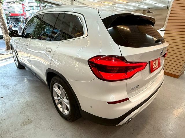 原鈑件.5AT跟車.盲點.車道偏移.導航.總代理.可全額貸款.強力過件  第4張相片