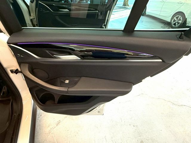 原鈑件.5AT跟車.盲點.車道偏移.導航.總代理.可全額貸款.強力過件  第20張相片