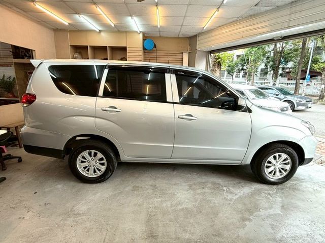 全車原鈑件.第三方認證.定速.後座出風口.導航.可全額貸款.強力過件.  第8張相片