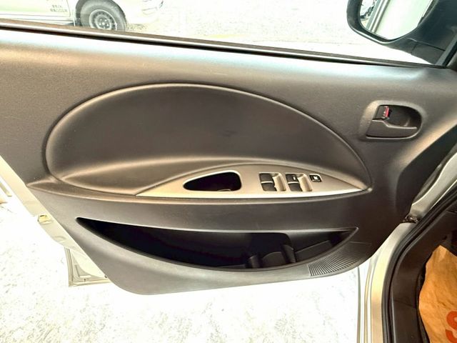 全車原鈑件.第三方認證.定速.後座出風口.導航.可全額貸款.強力過件.  第17張相片
