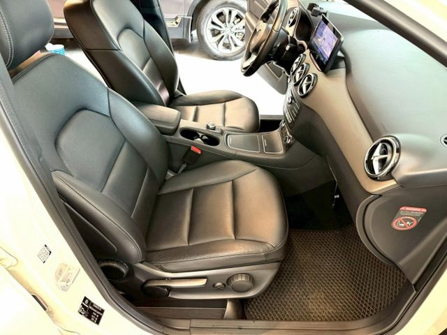 全車原鈑件.第三方認證.做好大保養.完全無需待修.定速.導航.可全額貸款  第10張相片