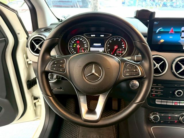 全車原鈑件.第三方認證.做好大保養.完全無需待修.定速.導航.可全額貸款  第13張相片
