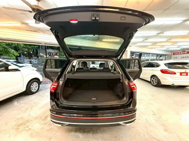 全車原鈑件.ACC跟車.車道偏移.盲點.環景.電尾門.4WD.可全額貸款.強力過件  第16張相片