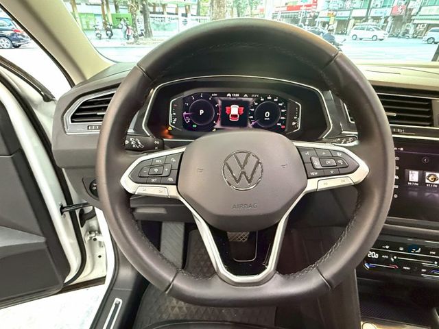 一手車.實跑6萬多公里.全車原鈑件.里程保證.第三方認證.可全額貸款.強力過件  第15張相片