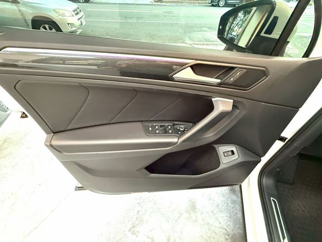 一手車.實跑6萬多公里.全車原鈑件.里程保證.第三方認證.可全額貸款.強力過件  第17張相片