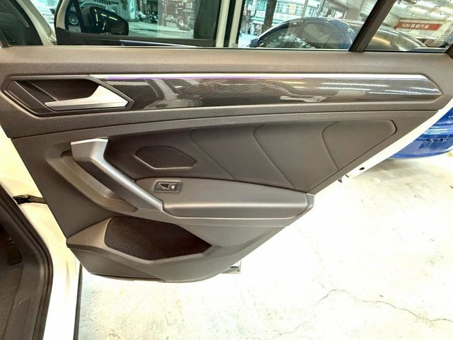 一手車.實跑6萬多公里.全車原鈑件.里程保證.第三方認證.可全額貸款.強力過件  第20張相片