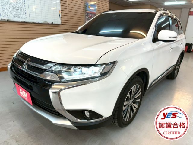 正7人座.原鈑件.實跑7萬多.第三方認證ACC跟車.盲點.導航可全額貸款.強力過件  第1張相片