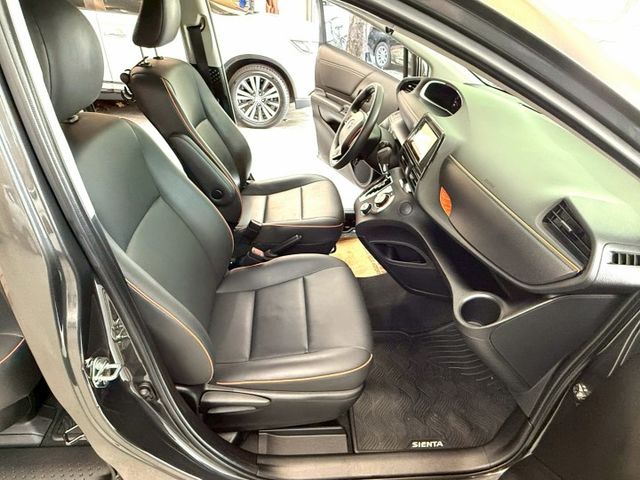 7人座.實跑3萬6公里.原鈑件.第三方認證.定速.導航.可全額貸款.強力過件  第12張相片