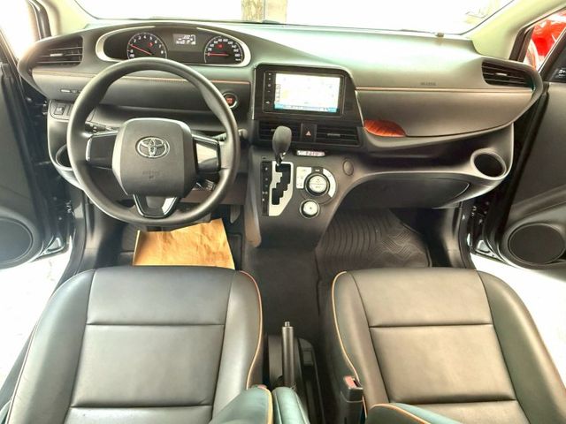 7人座.實跑3萬6公里.原鈑件.第三方認證.定速.導航.可全額貸款.強力過件  第15張相片