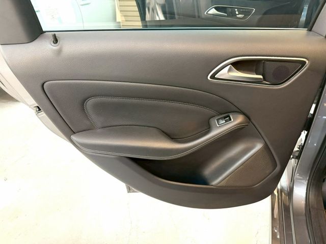 總代理.實跑6萬多公里.全車原鈑件.第三方認證.可全額貸款.強力過件  第18張相片