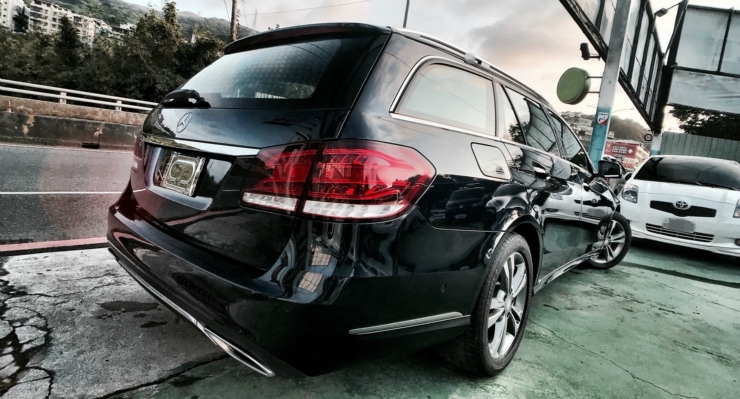 2014 E250 estate 旅行車  第2張相片