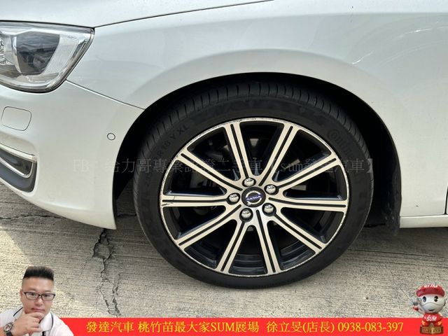 VOLVO V60 D3 柴油 2018年 2.0 白 8826  第3張相片