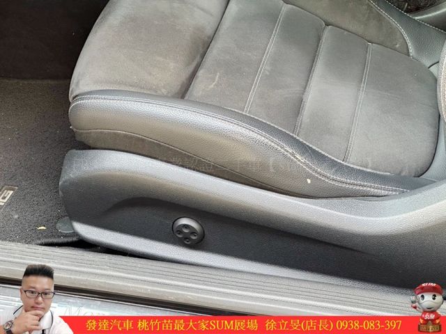 BENZ C300 雙門 2019年 2.0 黑 6122  第8張相片