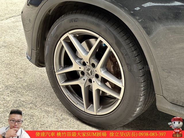 BENZ GLC250 4MATIC 2018年 2.0 黑 6589  第3張相片