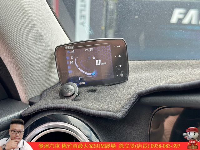 BENZ E220D 2017年 2.0 黑 5080  第11張相片