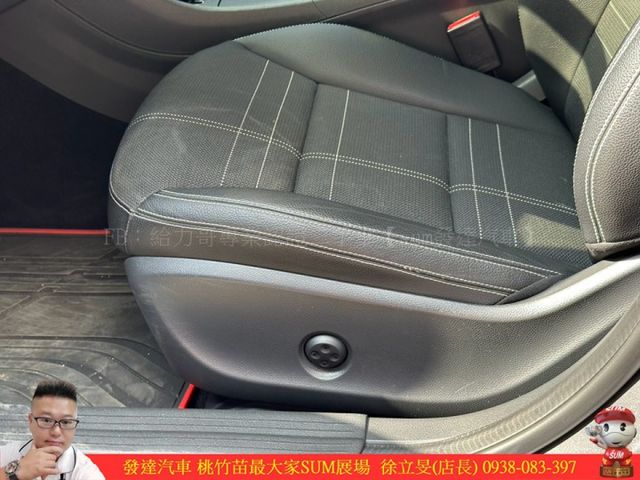 BENZ GLA200 CDI 2015年 2.1 深灰 6833 TCBU  第6張相片