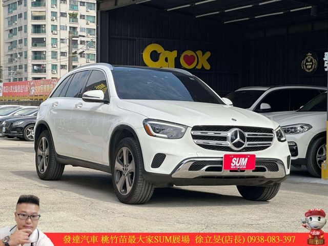 BENZ GLC300 4MATIC 2019年 2.0 白 8089  第2張相片