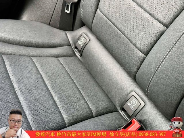 BENZ GLC300 4MATIC 2019年 2.0 白 8089  第10張相片