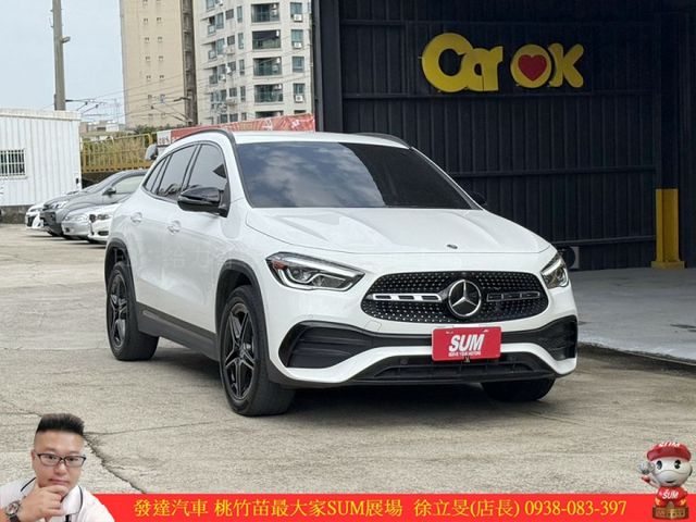 BENZ GLA250 4MATIC 2020年 2.0 白 3758  第2張相片