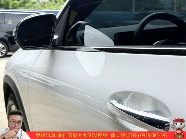 BENZ GLA250 4MATIC 2020年 2.0 白 3758  第4張相片