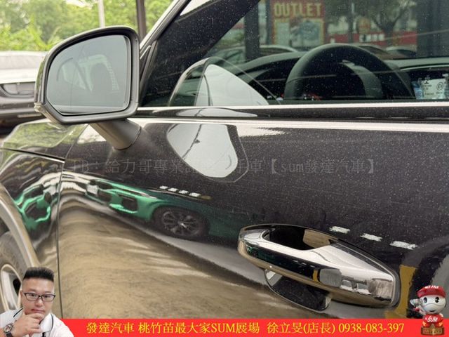 VOLVO XC40 AWD 油電 2022年 2.0 黑 5278  第4張相片