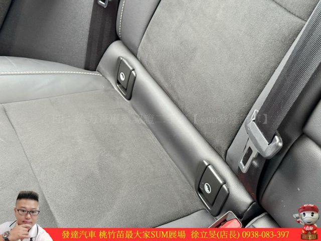 VOLVO XC40 AWD 油電 2022年 2.0 黑 5278  第12張相片