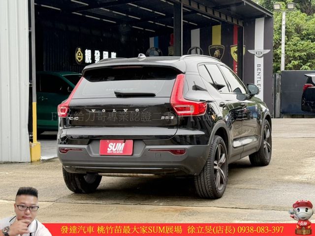 VOLVO XC40 AWD 油電 2022年 2.0 黑 5278  第18張相片