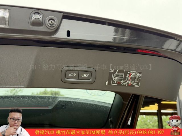 VOLVO XC40 AWD 油電 2022年 2.0 黑 5278  第19張相片