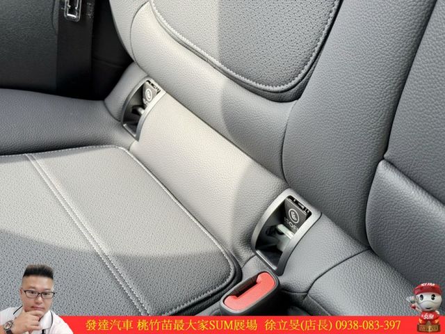 BENZ GLC200 4MATIC COUPE 2024年 2.0 白 0903  第11張相片