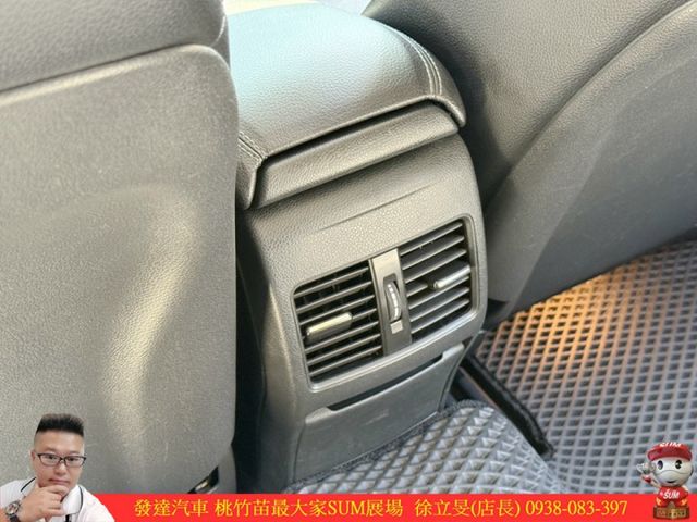 BENZ GLA180 2016年 1.6 白 8355 順  第9張相片