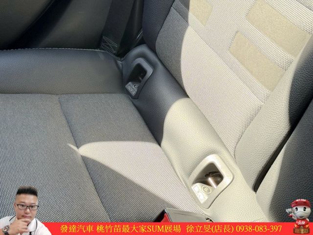 BENZ GLA180 2016年 1.6 白 8355 順  第10張相片